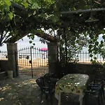 Niki House