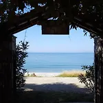 Niki House