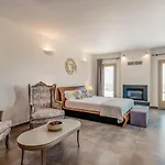 Kaminos Private Villa