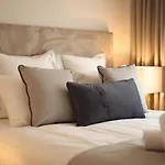 Hector Luxury Suite