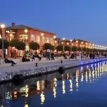 Seaside Apartment In Flisvos Marina