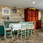 Stone Garden Studio - Private Vacation Hideout