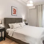 Spacious 2Bd Apt Next To Metro