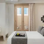 Ormos Holiday Studios