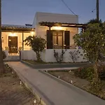 Villa Flora Akis 