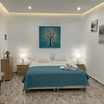 Santorini Studio For 2 Person In Athens Near Sea& Center