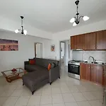 Eleonas Apartment 2, Lygia