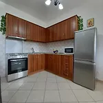 Eleonas Apartment 2, Lygia
