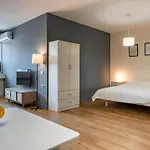 Royalty Apartment Syggrou 4