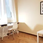 Coral Athens Centrer - 3,5 Bd , 2 Bath