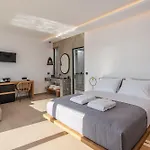 Avra Apartments