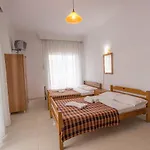 George Laz Rooms Nea Vrasna