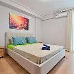 Cozy Apartment Located On The Piraeus Port Area