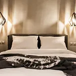 Chic Apartment - Strolling To The Athenian Streets
