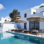 Hill Club Naxos