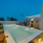 Present Perfect Villa - private pool