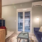 Cozy Apartment - 8' To Panormou Metro Station