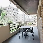 Stellar 3Br Apartment With Balcony By Upstreet