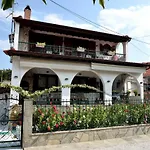 Villa Tania