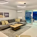 Fab New Flat In Central Athens W/ Acropolis Views