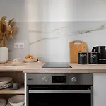 Nexus Downtown Apartment