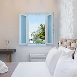 Airth Santorini Suites