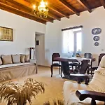 Villa Symone
