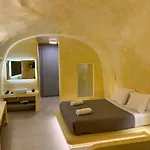 M Residence Santorini Conelia Cave