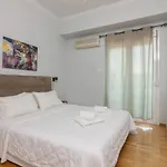 Kerameikos Metro Apartment For 4