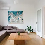 Elegant 2 Bedroom 2 Bathroom Apartment In Athens Vibrant Centre! Vl5