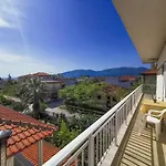 George Laz Rooms Nea Vrasna