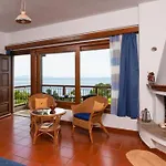 Seaside House With View Over Pagasitikos
