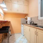 Victoria Train Station 1 Bedroom 5 Pers