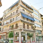 Fresh & Renovated Apartment Next To Metro Station