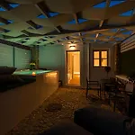 Kasteli Suites