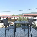 Isavella'S Apartments Under The Castle