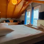 Central View Apartment