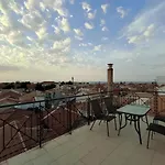Central View Apartment