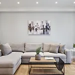 Spacious 2Bd Apt In Prime Location Next To Divani