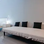 Fully Renovated Studio In The City Center For 3Ppl