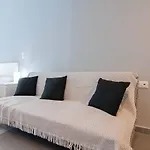 Fully Renovated Studio In The City Center For 3Ppl