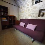 Traditional Medieval Holiday House In Kalamoti