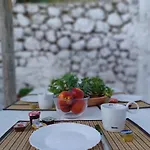 Loulia Home