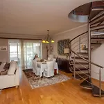 Jenny'S Luxury Maisonette