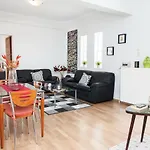Gorgeous Apartment In Piraeus