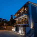 Ionis Apartments