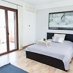 Gorgeous Apartment In Piraeus