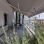 Ikarus Modern Apartment At The Centre Of Athens