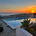 Iron Hill Pool Villa - Amazing Sunset & Sea View