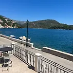Modern Cottage On The Sea